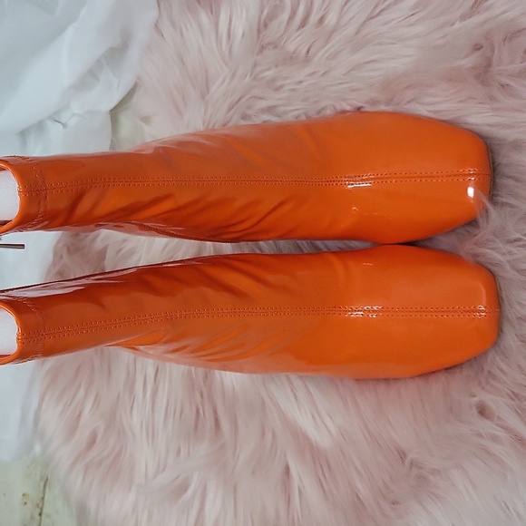 Brand New SHEIN PATENT LEATHER GOGO BOOTIES-7 - Picture 4 of 5